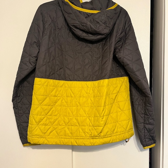 L.L. Bean Medium Pullover Color Block Puffer Coat - Picture 2 of 3